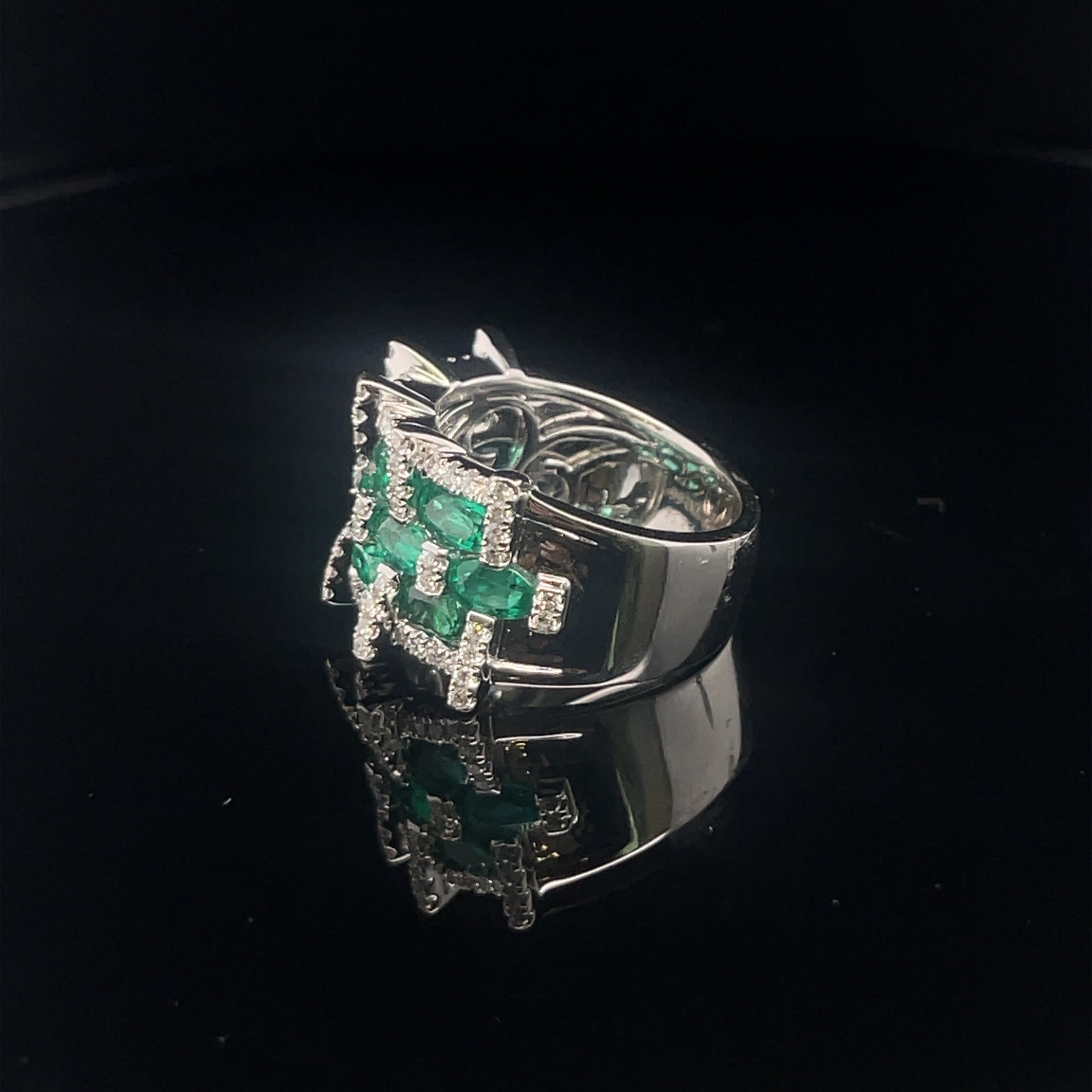 Emerald Weaved Ring